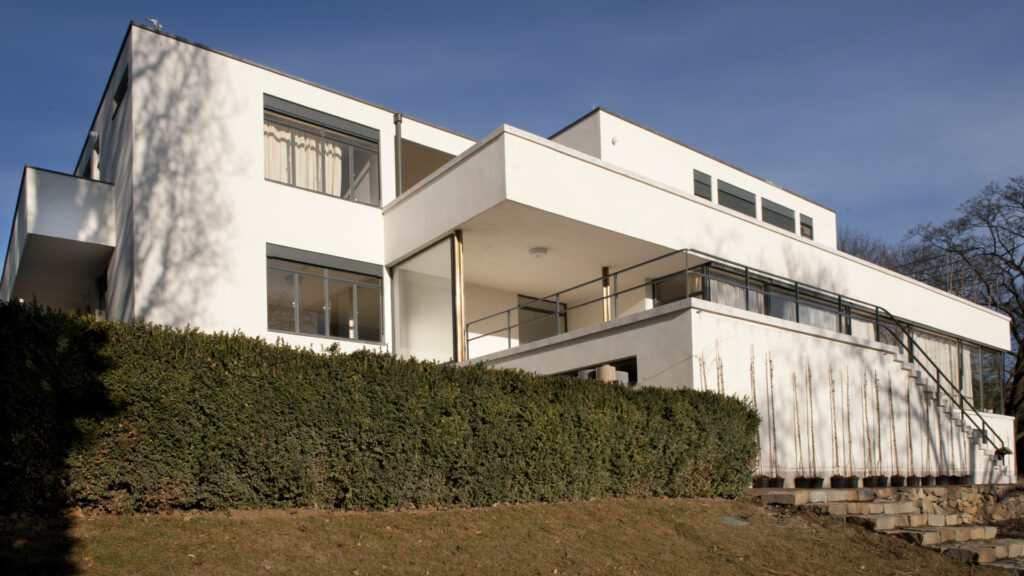 View of Villa Tugendhat from the garden